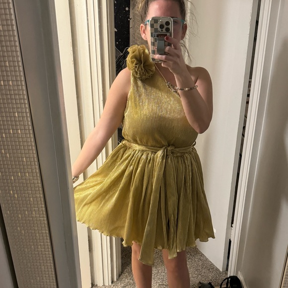 Red Dress - Queen of Gems Gold Dress -size medium- sold out!! - Picture 4 of 8